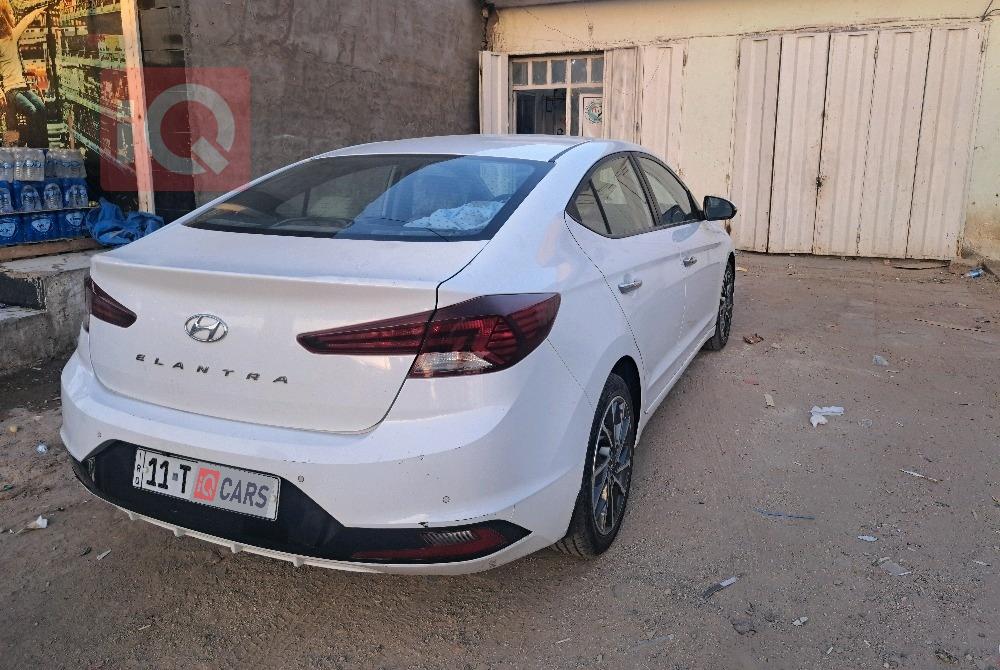 هیوندای ئەلەنترا